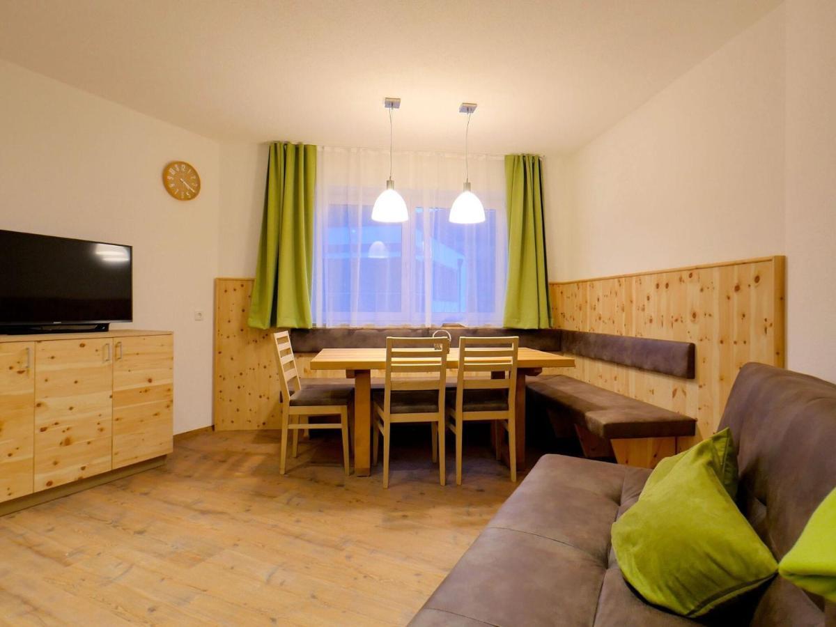 Top Holiday Flat In Fuegen Near The Ski Area Exterior photo