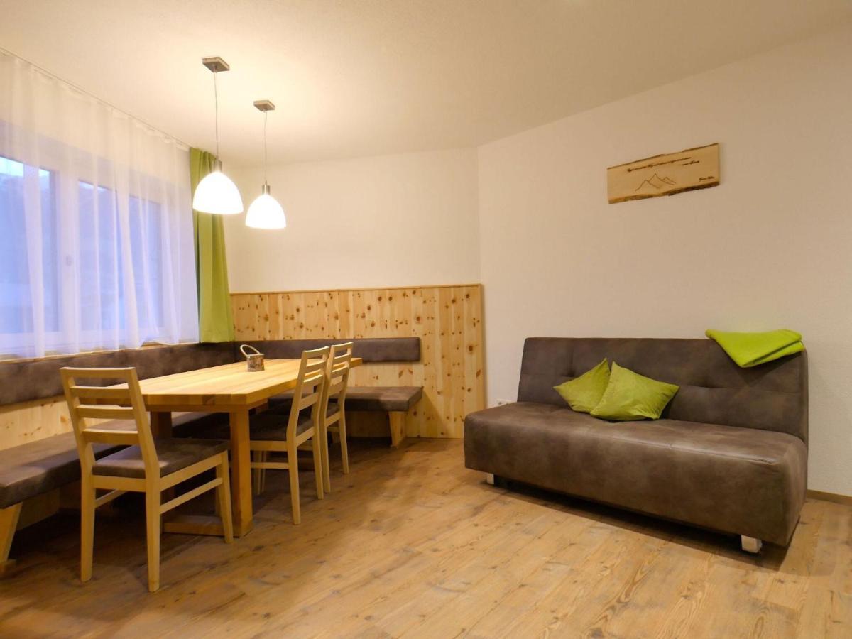 Top Holiday Flat In Fuegen Near The Ski Area Exterior photo