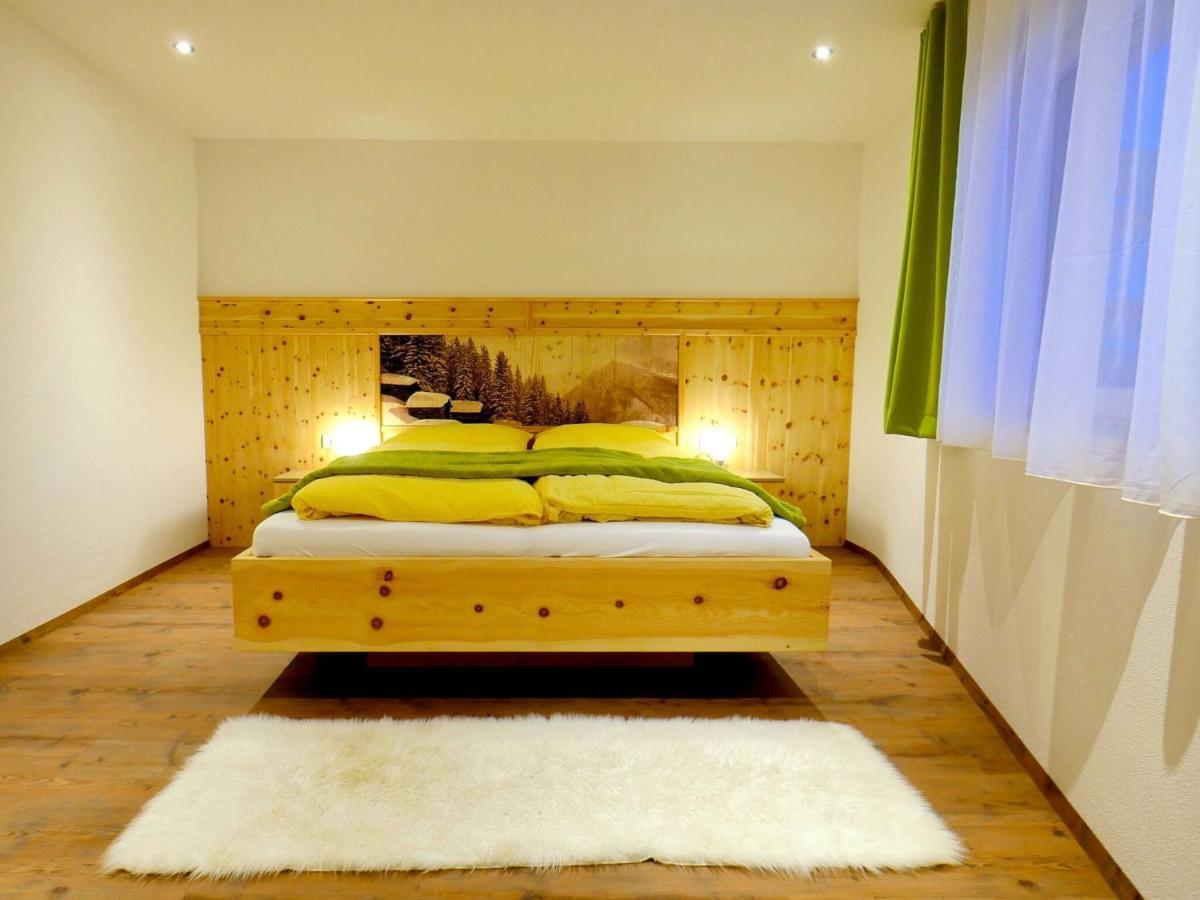 Top Holiday Flat In Fuegen Near The Ski Area Exterior photo
